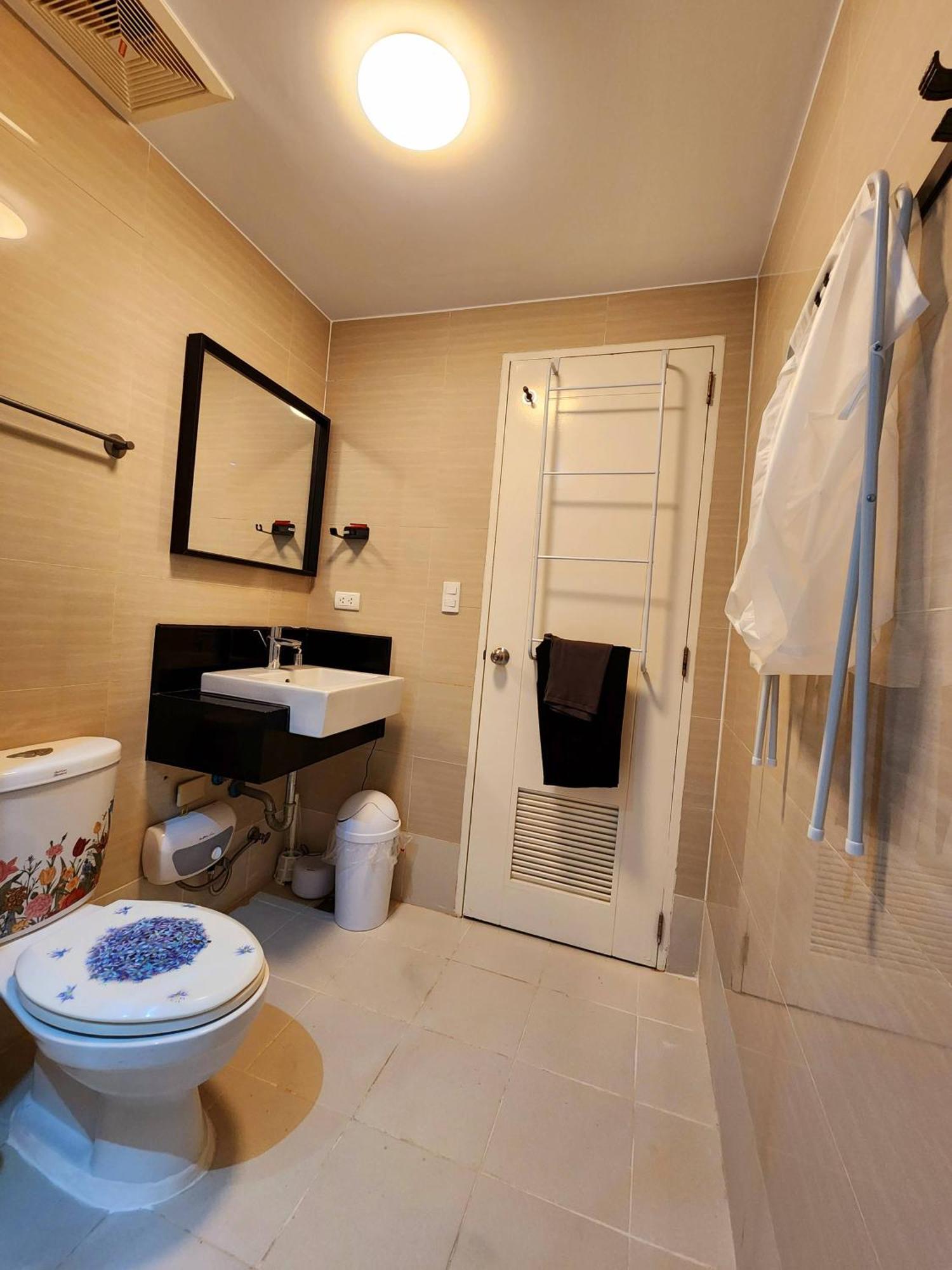 Venice Luxury: Family Suite with Mall Access and Pool Taguig Exterior photo
