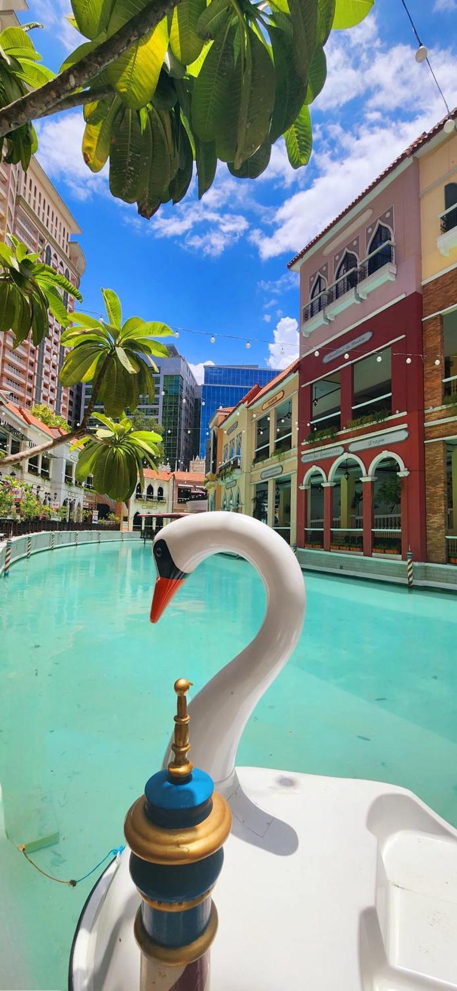 Venice Luxury: Family Suite with Mall Access and Pool Taguig Exterior photo